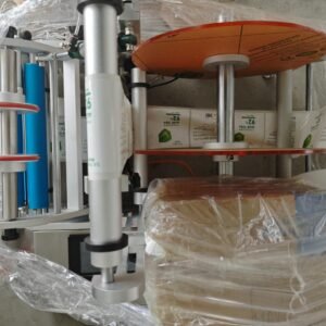 Alternative view of Etiquetadora CAVAZZA semiautomática para botellas redondas